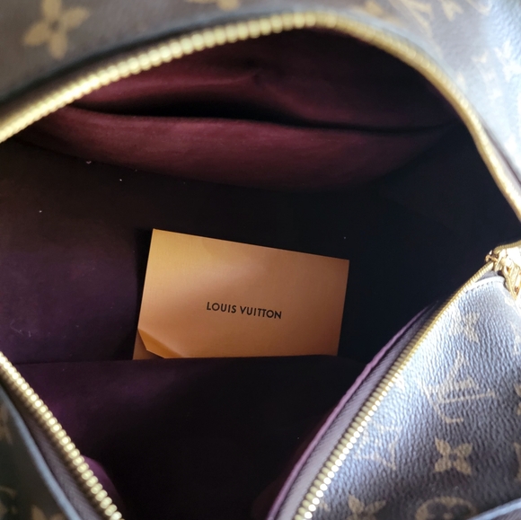 AUTH LOUIS VUITTON MONOGRAM CANVAS MARAIS MM BAG - Picture 4 of 12